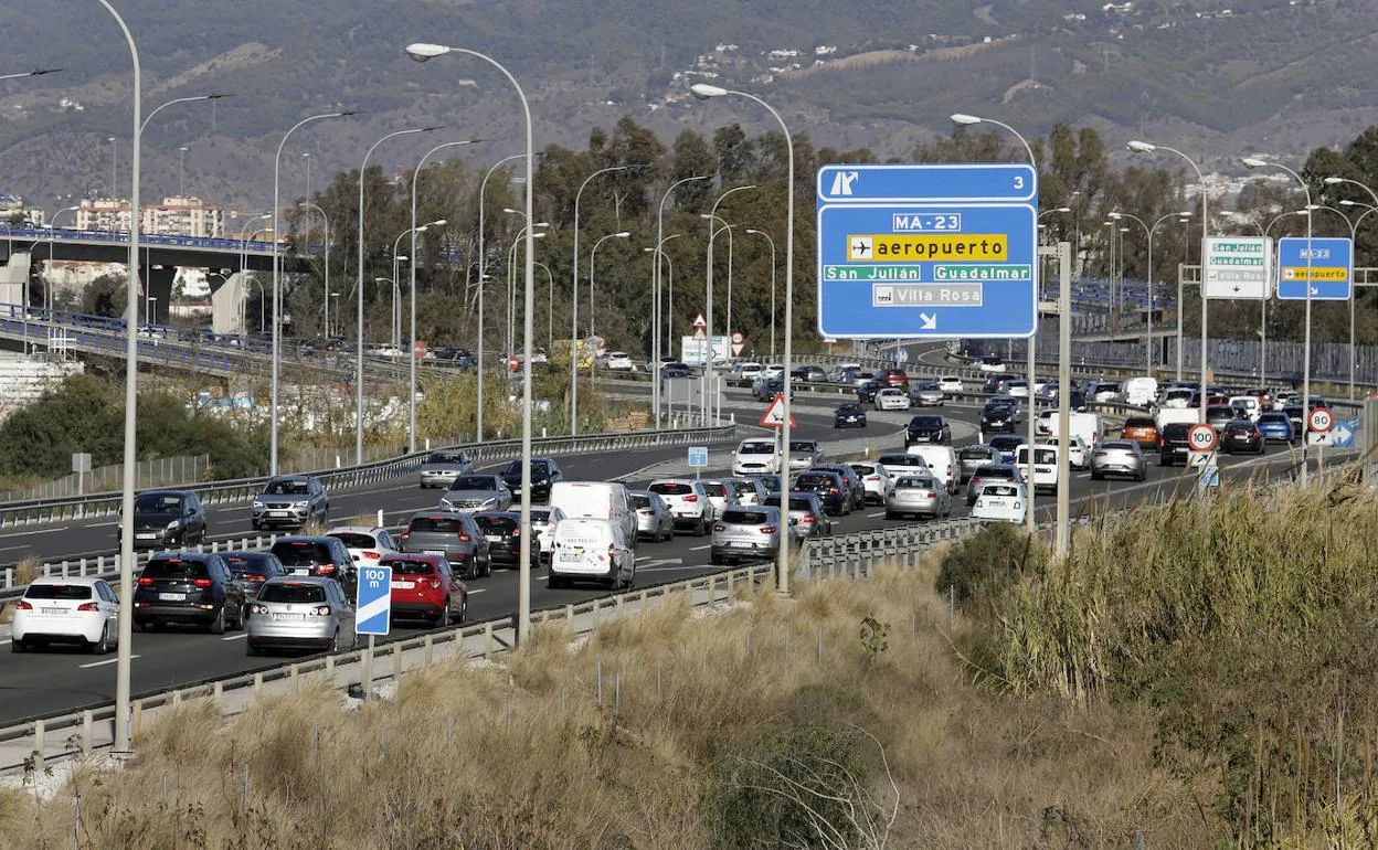 Las caravanas en hora punta vuelven a los principales accesos de